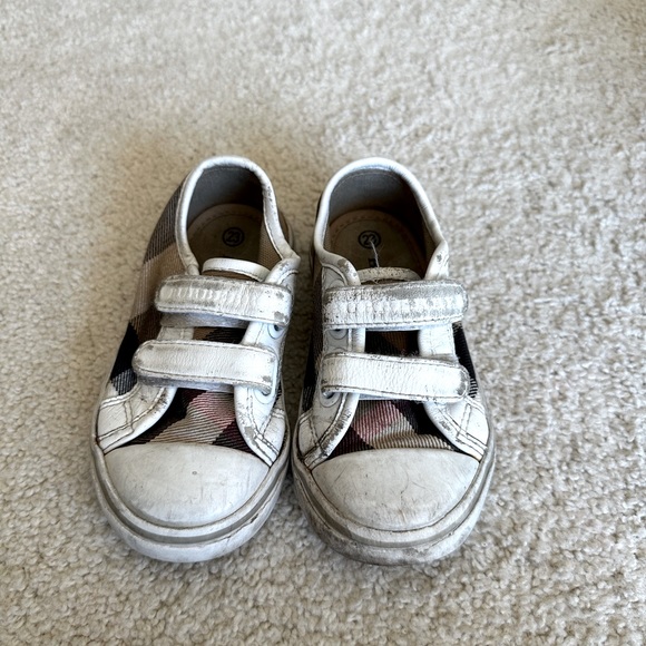 Burberry toddler sneakers - Picture 1 of 8